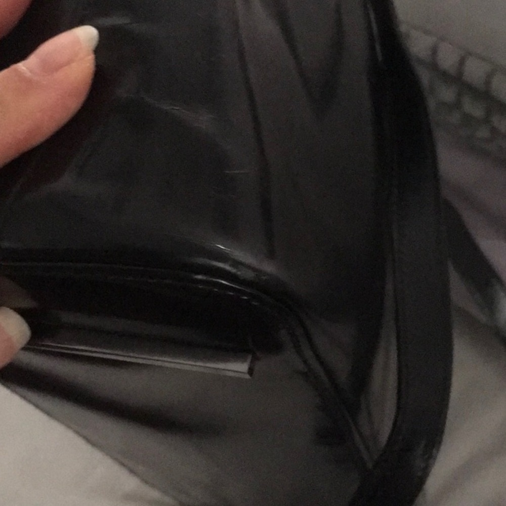 Vintage Gucci Black Patent Leather Bag - Picture 4 of 10